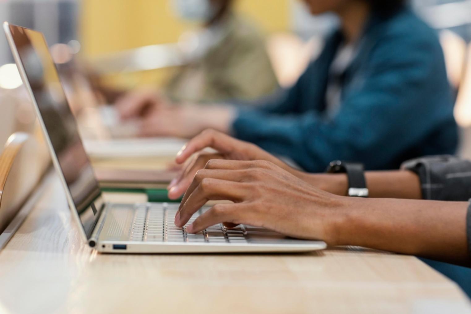 App analysis and device compatibility assessment process